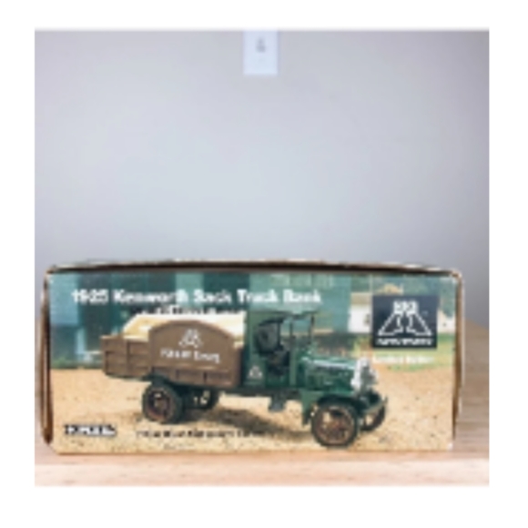 Truck Kenworth 1925 Sack Truck Bank # 10 collector series, LIMITED EDITION farm - Picture 4 of 8